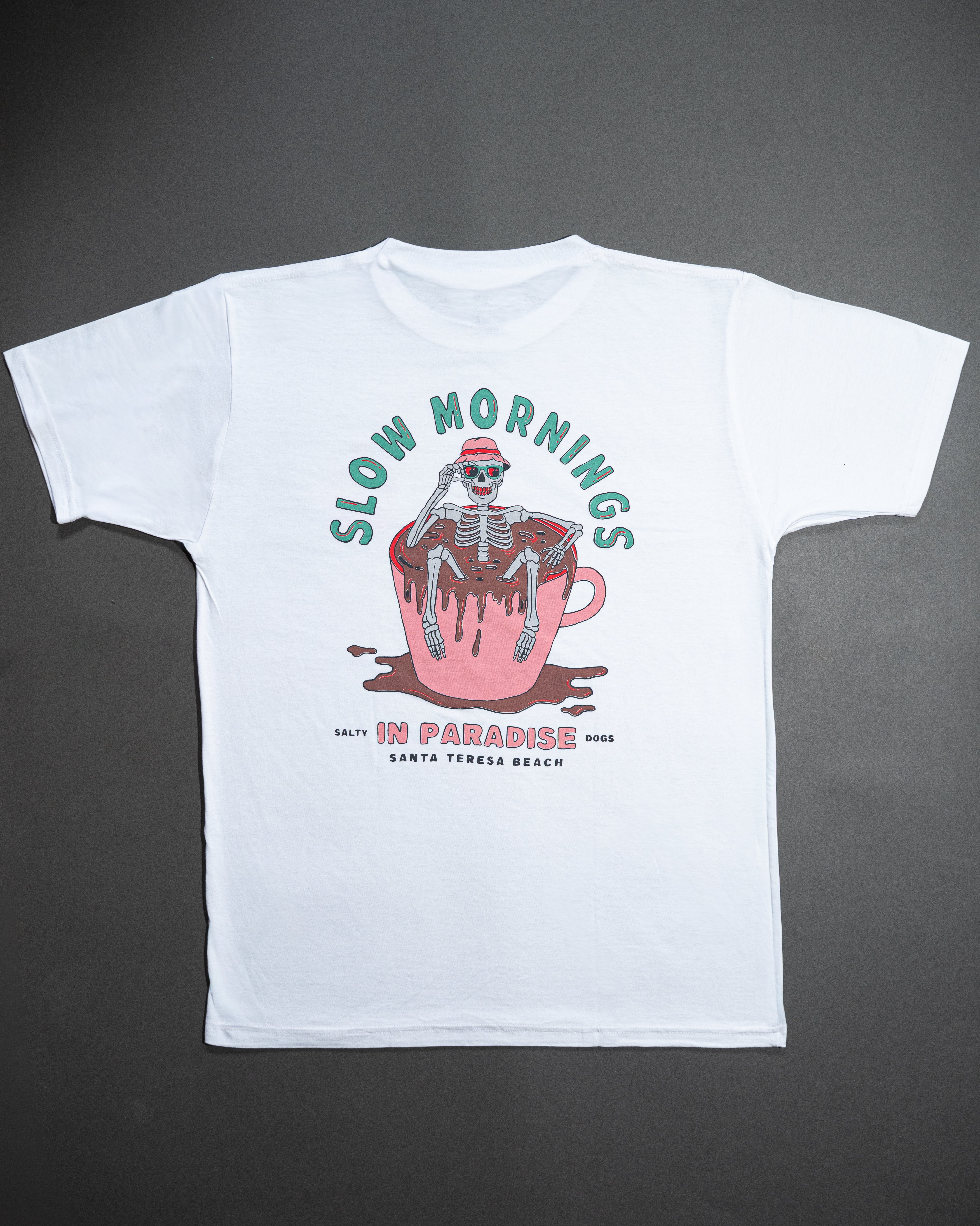 Remera Slow Mornings in Paradise – Manga Corta Blanca